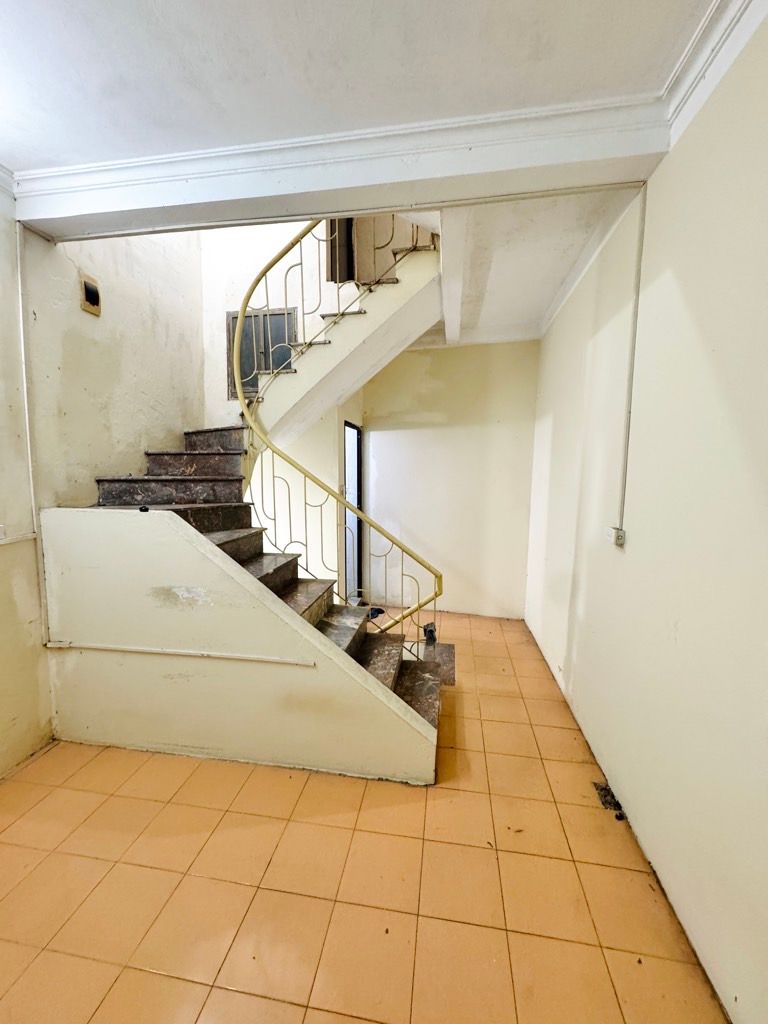 Bán nhà Giếng Mứt - diện tích 27.3m2 3 tầng - Ngõ thông thoáng, ô tô tránh nhau - giá 7,35 tỷ