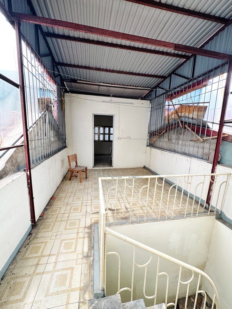 Bán nhà Giếng Mứt - diện tích 27.3m2 3 tầng - Ngõ thông thoáng, ô tô tránh nhau - giá 7,35 tỷ