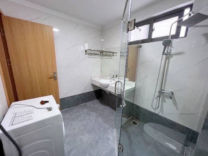 Bán nhà Khâm Thiên - diện tích 50.3m2 8 tầng - Lô góc thang máy - giá 17 tỷ