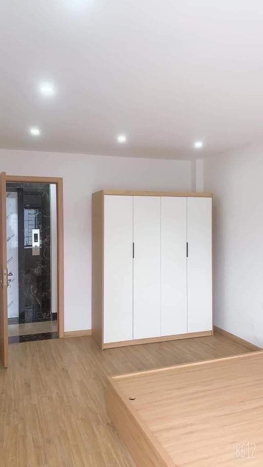 Bán nhà Khâm Thiên - diện tích 50.3m2 8 tầng - Lô góc thang máy - giá 17 tỷ