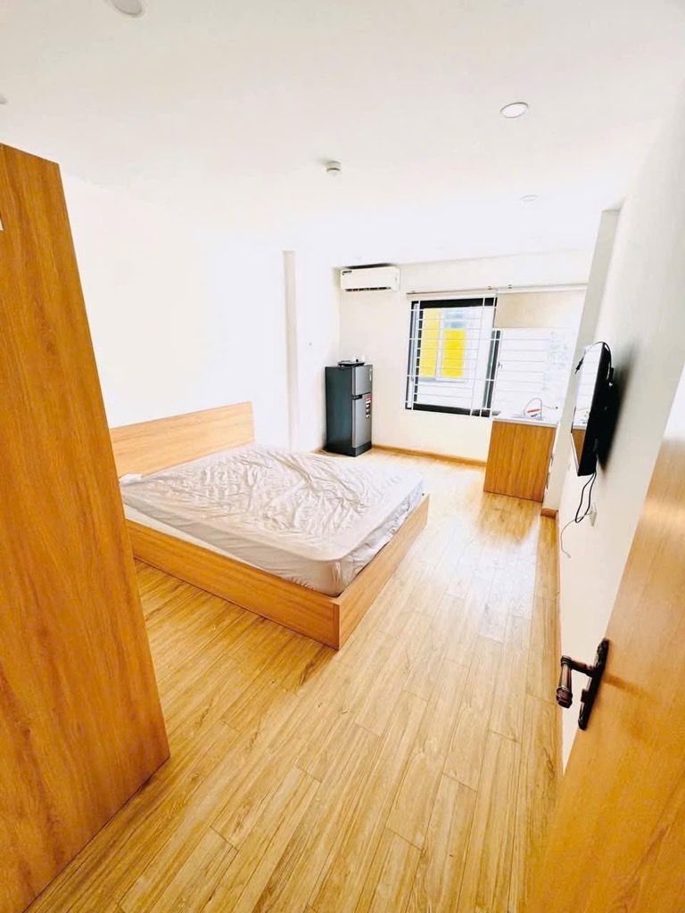 Bán nhà Khâm Thiên - diện tích 50.3m2 8 tầng - Lô góc thang máy - giá 17 tỷ