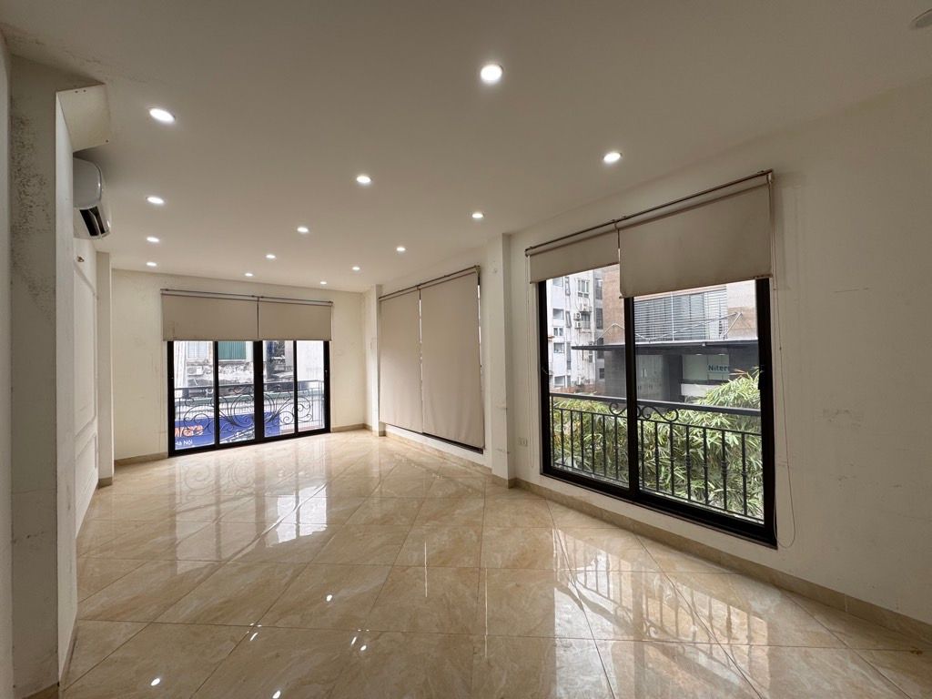 Bán nhà Láng Hạ - diện tích 32m2 6 tầng - Lô góc - giá 20 tỷ