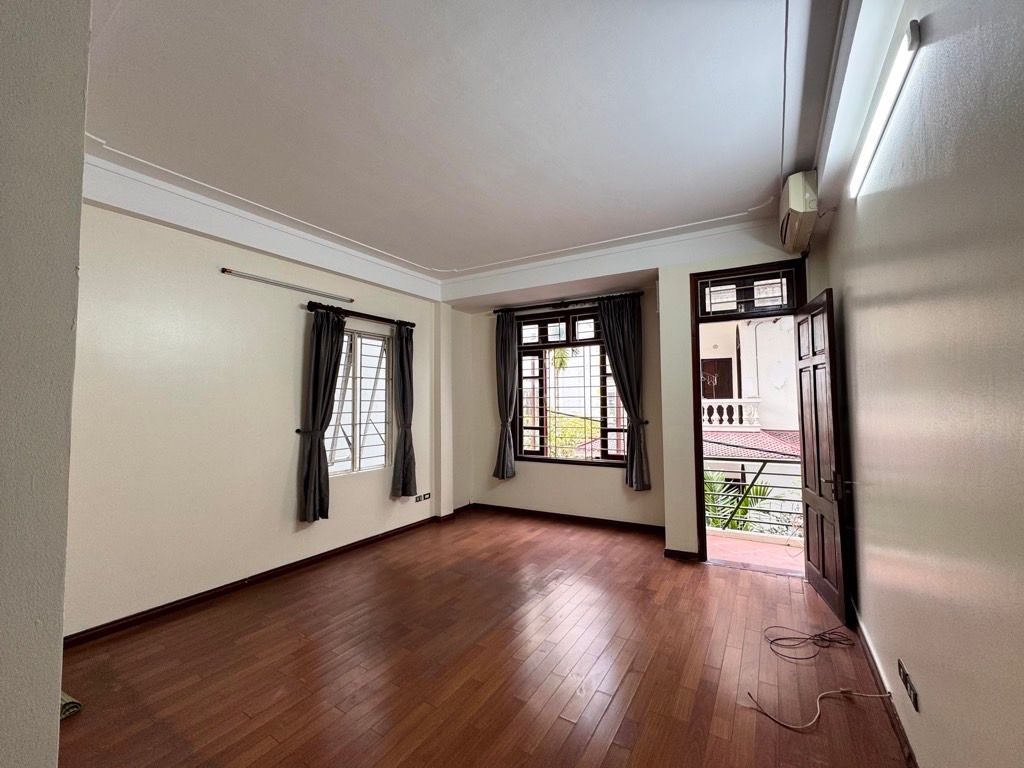 Bán nhà Láng - diện tích 40m2 5 tầng - Ô TÔ - GẦN PHỐ - LÔ GÓC - giá 14,4 tỷ