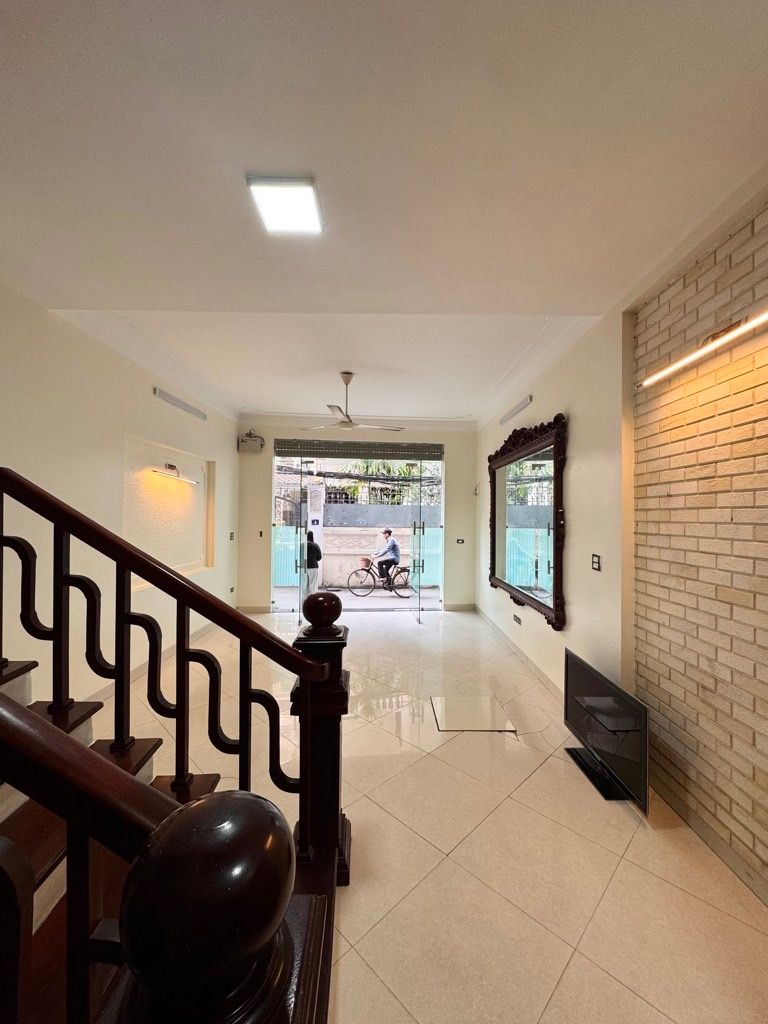 Bán nhà Láng - diện tích 40m2 5 tầng - Ô TÔ - GẦN PHỐ - LÔ GÓC - giá 14,4 tỷ