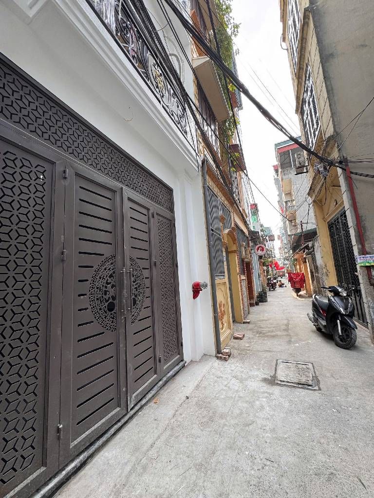 Bán nhà Lĩnh Nam - diện tích 53m2 6 tầng - Ô TÔ ĐỖ GẦN - giá 12,6 tỷ