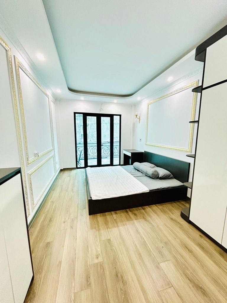 Bán nhà Lĩnh Nam - diện tích 30m2 5 tầng - Nhà mới kính koong, xây độc lập - giá 6,8 tỷ