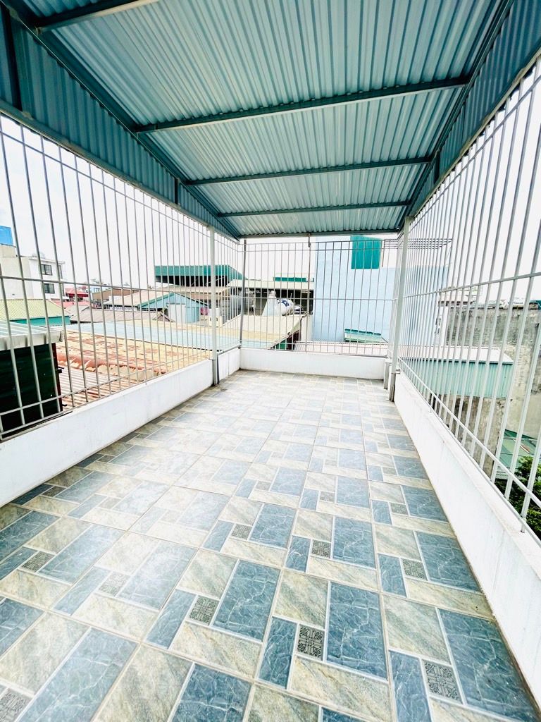 Bán nhà Lĩnh Nam - diện tích 30m2 5 tầng - Nhà mới kính koong, xây độc lập - giá 6,8 tỷ