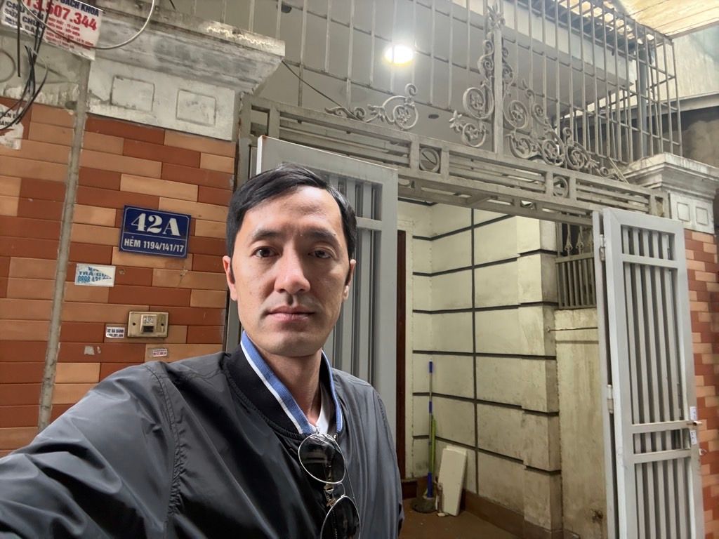 Bán nhà Đường Láng - diện tích 49m2 4 tầng - nhà khung cốt chắc chắn - giá 12 tỷ