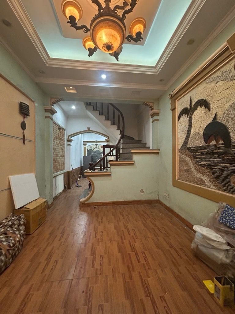 Bán nhà Đường Láng - diện tích 49m2 4 tầng - nhà khung cốt chắc chắn - giá 12 tỷ