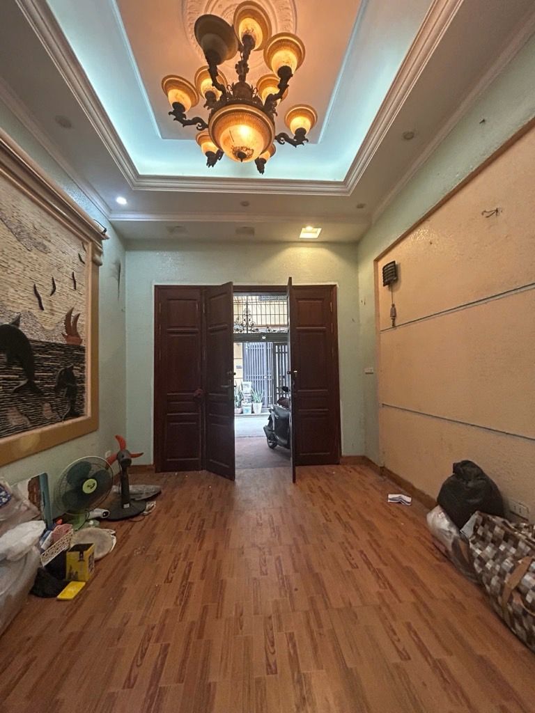 Bán nhà Đường Láng - diện tích 49m2 4 tầng - nhà khung cốt chắc chắn - giá 12 tỷ