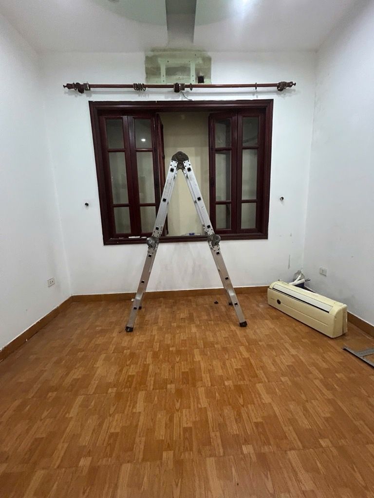 Bán nhà Đường Láng - diện tích 49m2 4 tầng - nhà khung cốt chắc chắn - giá 12 tỷ