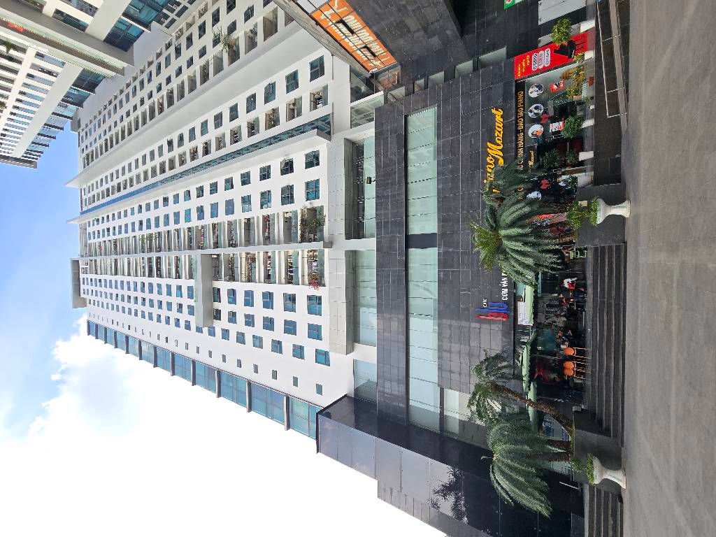 Bán nhà Nguyễn Trãi - diện tích 64m2 2 tầng - SHOPHOUSE VỊ TRÍ ĐẸP - giá 11,8 tỷ