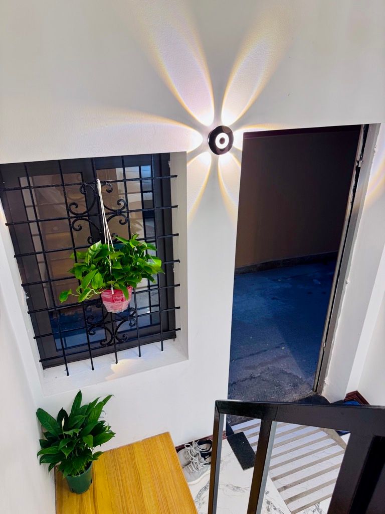 Bán nhà Vũ Hữu - diện tích 20,5m2 4 tầng - Ngõ 2,2m thông kinh doanh - giá 5,5 tỷ