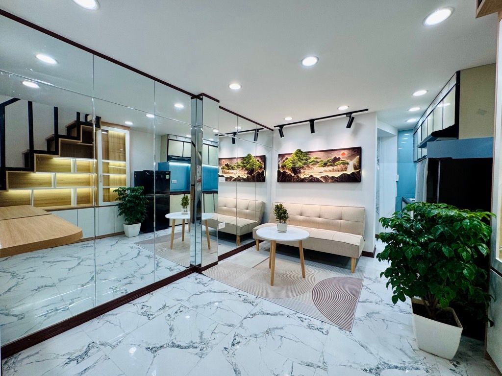 Bán nhà Vũ Hữu - diện tích 20,5m2 4 tầng - Ngõ 2,2m thông kinh doanh - giá 5,5 tỷ