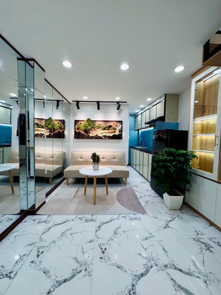 Bán nhà Vũ Hữu - diện tích 20,5m2 4 tầng - Ngõ 2,2m thông kinh doanh - giá 5,5 tỷ