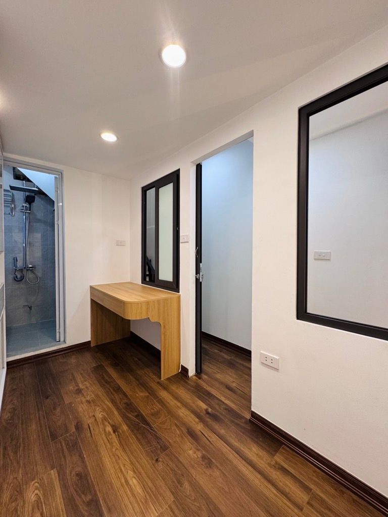 Bán nhà Vũ Hữu - diện tích 20,5m2 4 tầng - Ngõ 2,2m thông kinh doanh - giá 5,5 tỷ