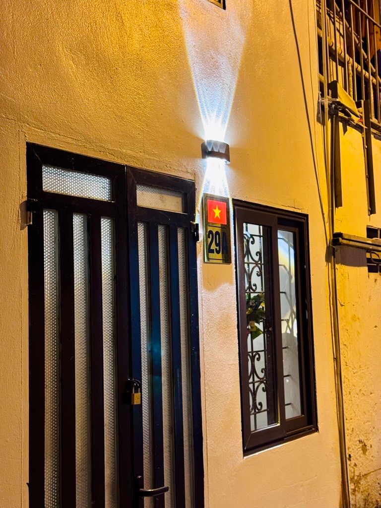 Bán nhà Vũ Hữu - diện tích 20,5m2 4 tầng - Ngõ 2,2m thông kinh doanh - giá 5,5 tỷ