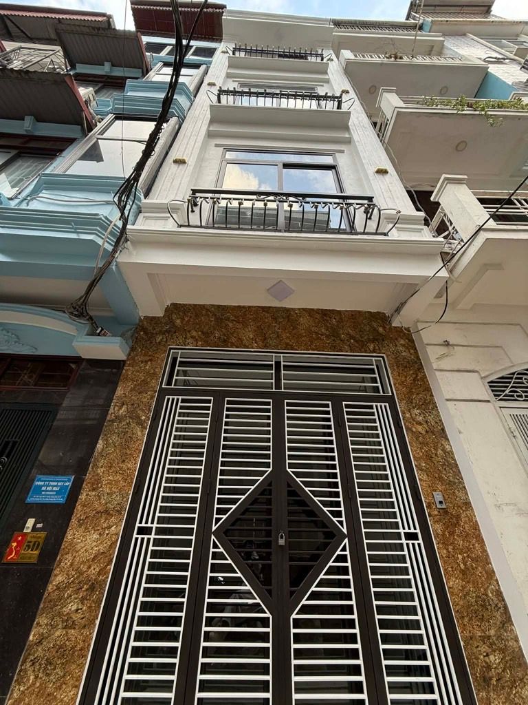 Bán nhà Hoàng Mai - diện tích 41m2 4 tầng - Ngõ rộng thoáng - giá 12,2 tỷ