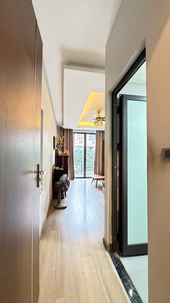 Bán nhà Phố 8/3 - diện tích 36m2 4 tầng - Mặt phố kinh doanh sầm uất - giá 13,5 tỷ