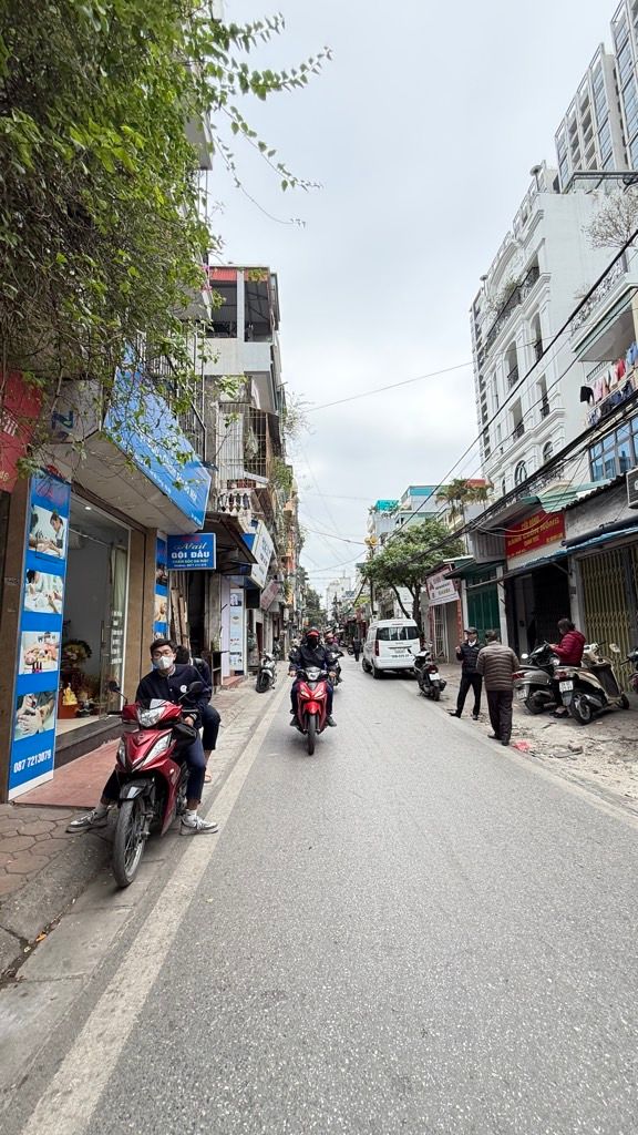 Bán nhà Phố 8/3 - diện tích 36m2 4 tầng - Mặt phố kinh doanh sầm uất - giá 13,5 tỷ