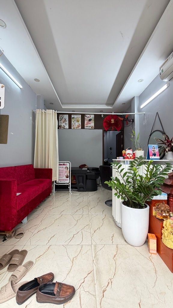 Bán nhà Phố 8/3 - diện tích 36m2 4 tầng - Mặt phố kinh doanh sầm uất - giá 13,5 tỷ