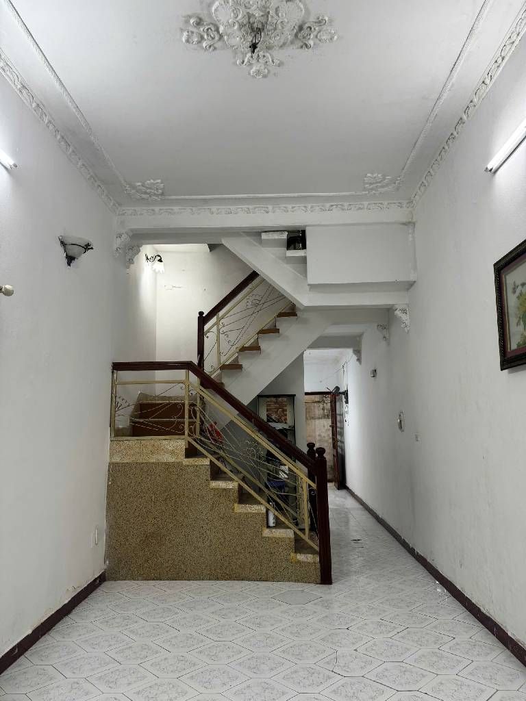 Bán nhà Yên Lạc - diện tích 58.7m2 3 tầng - Kinh doanh online - giá 12,6 tỷ