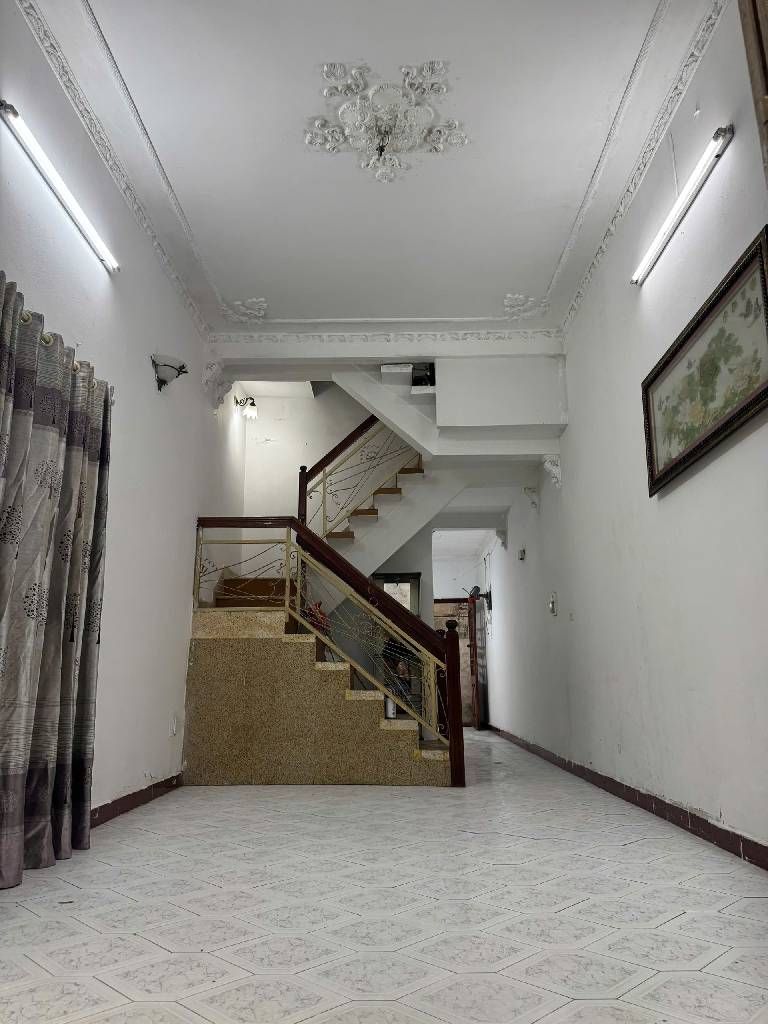 Bán nhà Yên Lạc - diện tích 58.7m2 3 tầng - Kinh doanh online - giá 12,6 tỷ