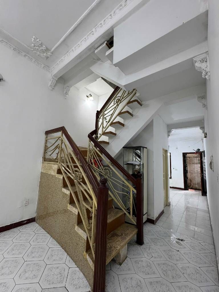 Bán nhà Yên Lạc - diện tích 58.7m2 3 tầng - Kinh doanh online - giá 12,6 tỷ