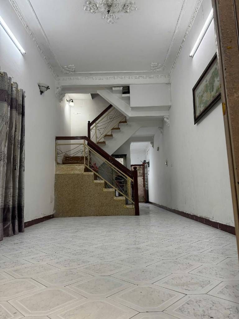 Bán nhà Yên Lạc - diện tích 58.7m2 3 tầng - Kinh doanh online - giá 12,6 tỷ