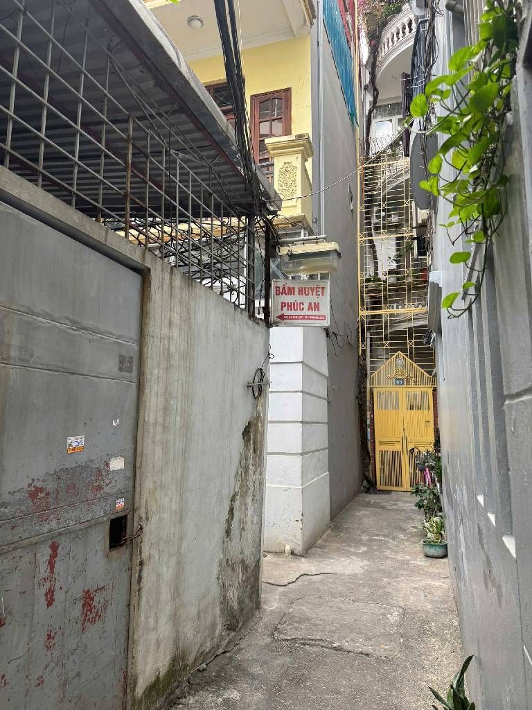 Bán nhà Yên Lạc - diện tích 58.7m2 3 tầng - Kinh doanh online - giá 12,6 tỷ