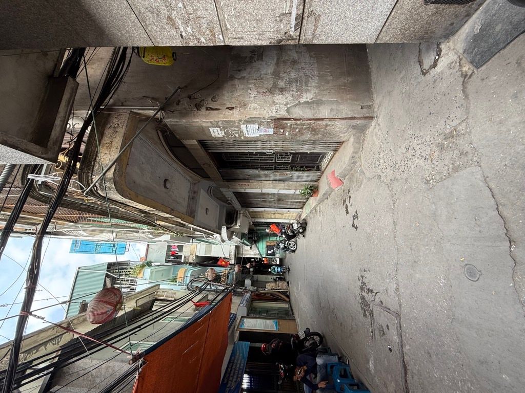 Bán nhà Ngõ Lệnh Cư - diện tích 41.4m2 3 tầng - GẦN PHỐ - DÂN XÂY CHẮC CHẮN - giá 13,5 tỷ