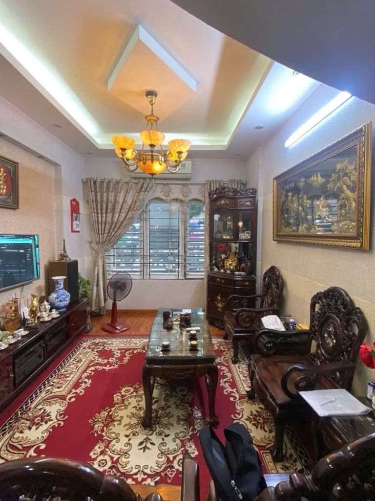 Bán nhà Nguyễn Trãi - diện tích 28m2 5 tầng - Mặt phố trung tâm quận - giá 19 tỷ