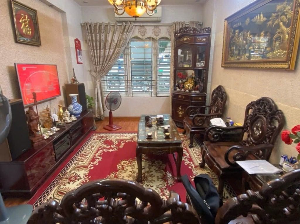 Bán nhà Nguyễn Trãi - diện tích 28m2 5 tầng - Mặt phố trung tâm quận - giá 19 tỷ