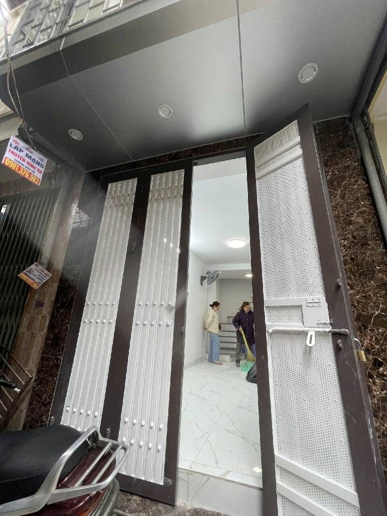 Bán nhà Định Công - diện tích 19m2 3 tầng - Nhà đẹp hiếm có - giá 1,9 tỷ