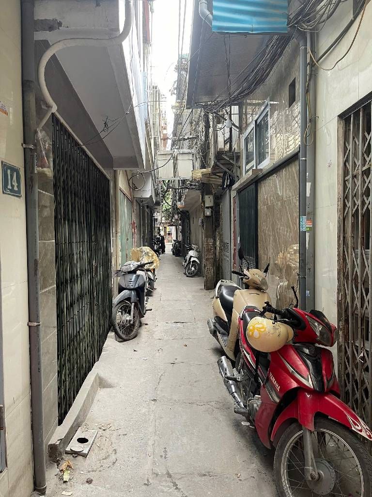 Bán nhà Định Công - diện tích 19m2 3 tầng - Nhà đẹp hiếm có - giá 1,9 tỷ