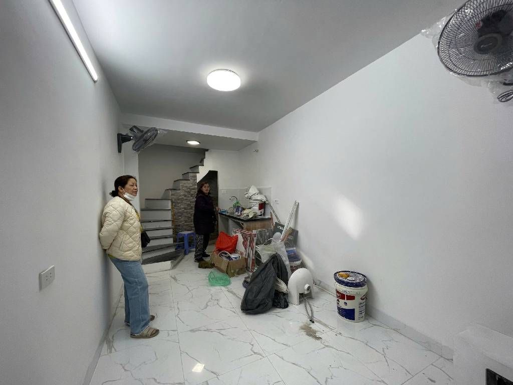 Bán nhà Định Công - diện tích 19m2 3 tầng - Nhà đẹp hiếm có - giá 1,9 tỷ