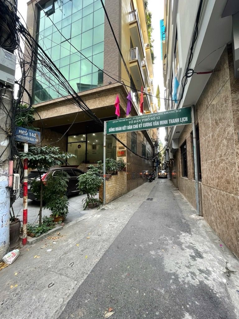 Bán nhà Nguyễn Ngọc Nại - diện tích 21.3m2 2 tầng - Ô TÔ QUA NHÀ - giá 7,9 tỷ