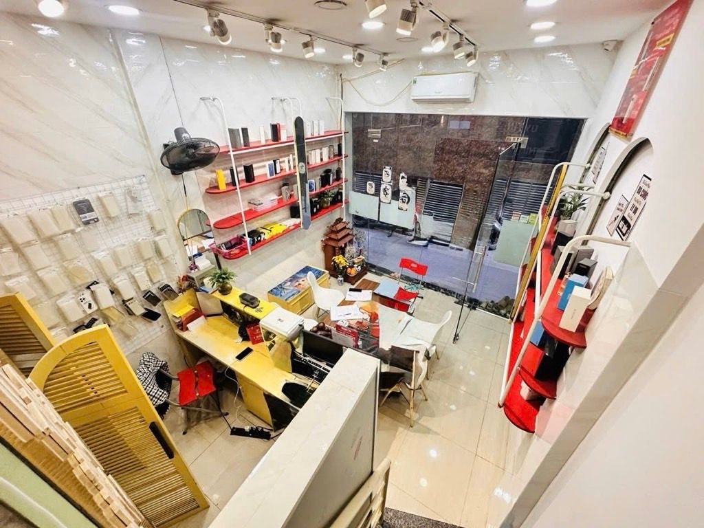 Bán nhà Nguyễn Ngọc Nại - diện tích 21.3m2 2 tầng - Ô TÔ QUA NHÀ - giá 7,9 tỷ