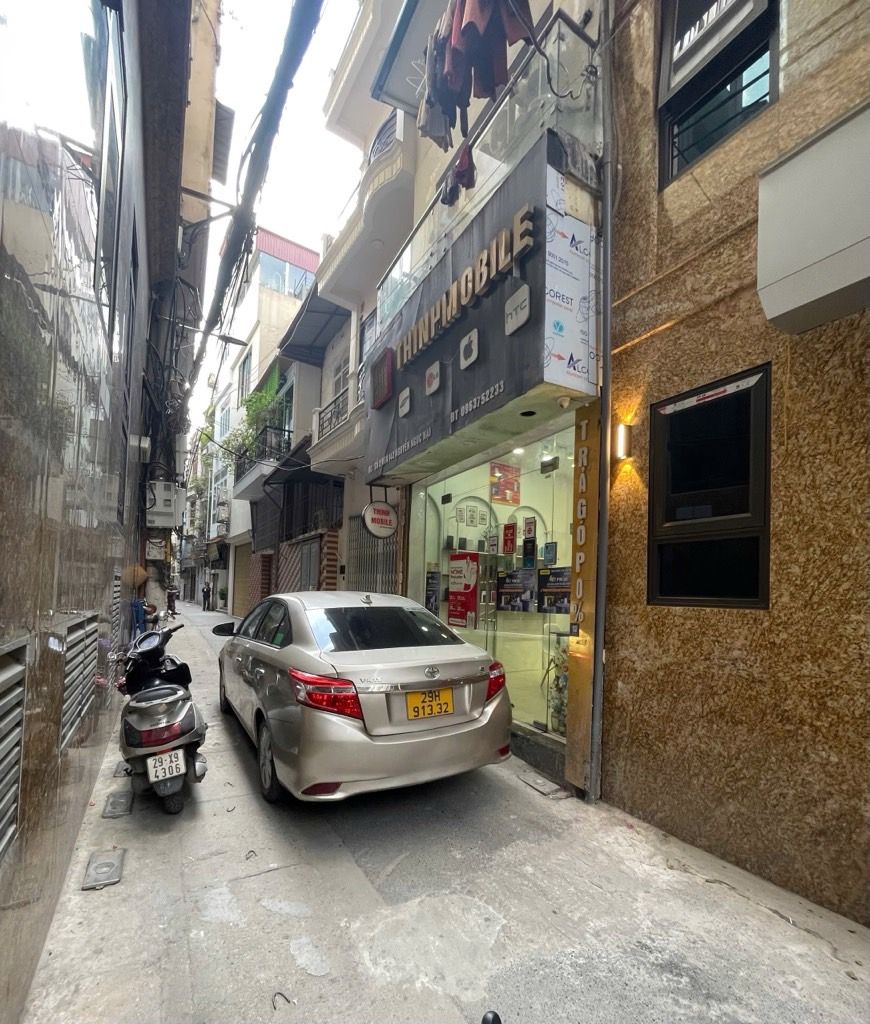 Bán nhà Nguyễn Ngọc Nại - diện tích 21.3m2 2 tầng - Ô TÔ QUA NHÀ - giá 7,9 tỷ