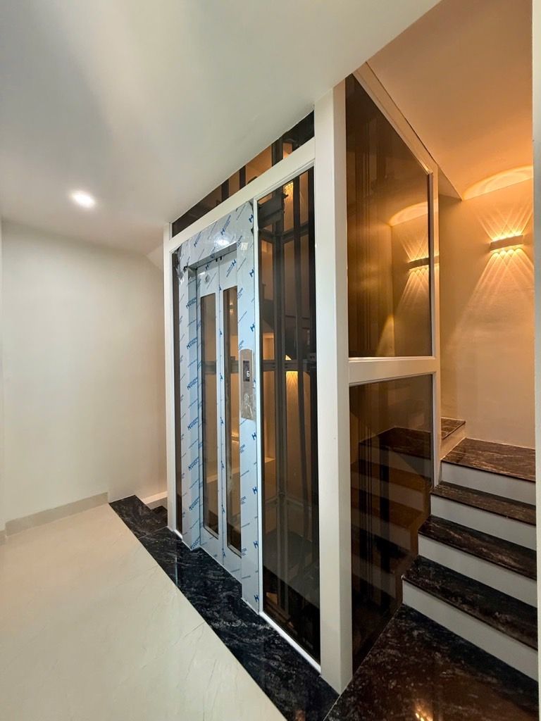 Bán nhà Bùi Xương Trạch - diện tích 30.2m2 6 tầng - Mặt phố kinh doanh - giá 12,3 tỷ