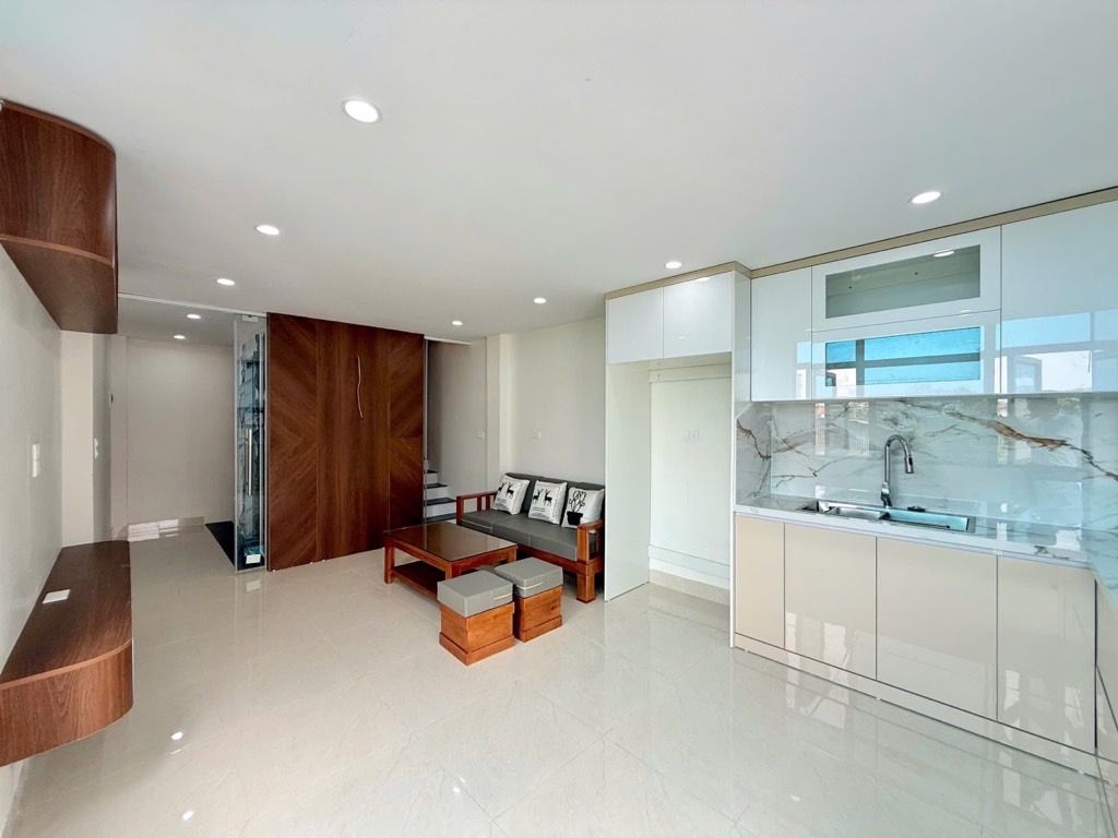 Bán nhà Bùi Xương Trạch - diện tích 30.2m2 6 tầng - Mặt phố kinh doanh - giá 12,3 tỷ