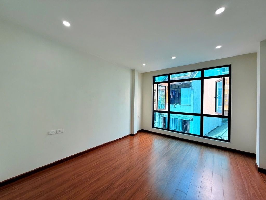 Bán nhà Bùi Xương Trạch - diện tích 30.2m2 6 tầng - Mặt phố kinh doanh - giá 12,3 tỷ