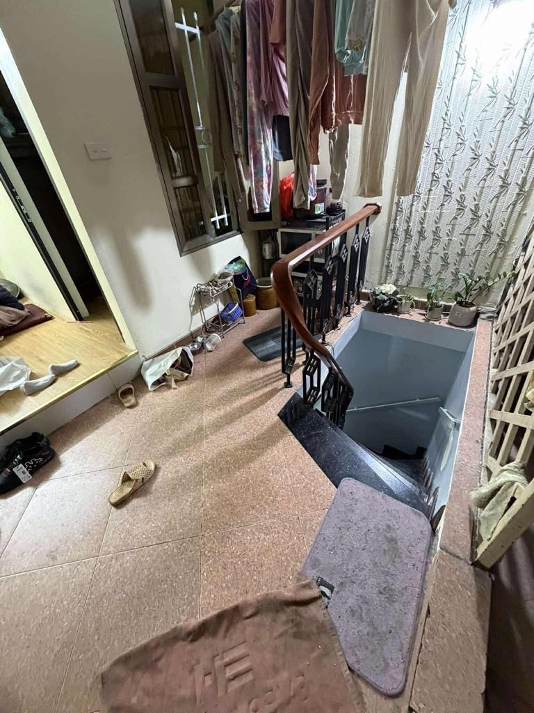 Bán nhà Ngõ Quỳnh - diện tích 9,5m2 4 tầng - ô tô đỗ cửa - giá 3,8 tỷ