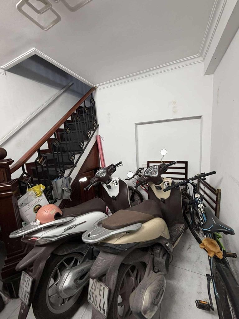 Bán nhà Ngõ Quỳnh - diện tích 9,5m2 4 tầng - ô tô đỗ cửa - giá 3,8 tỷ
