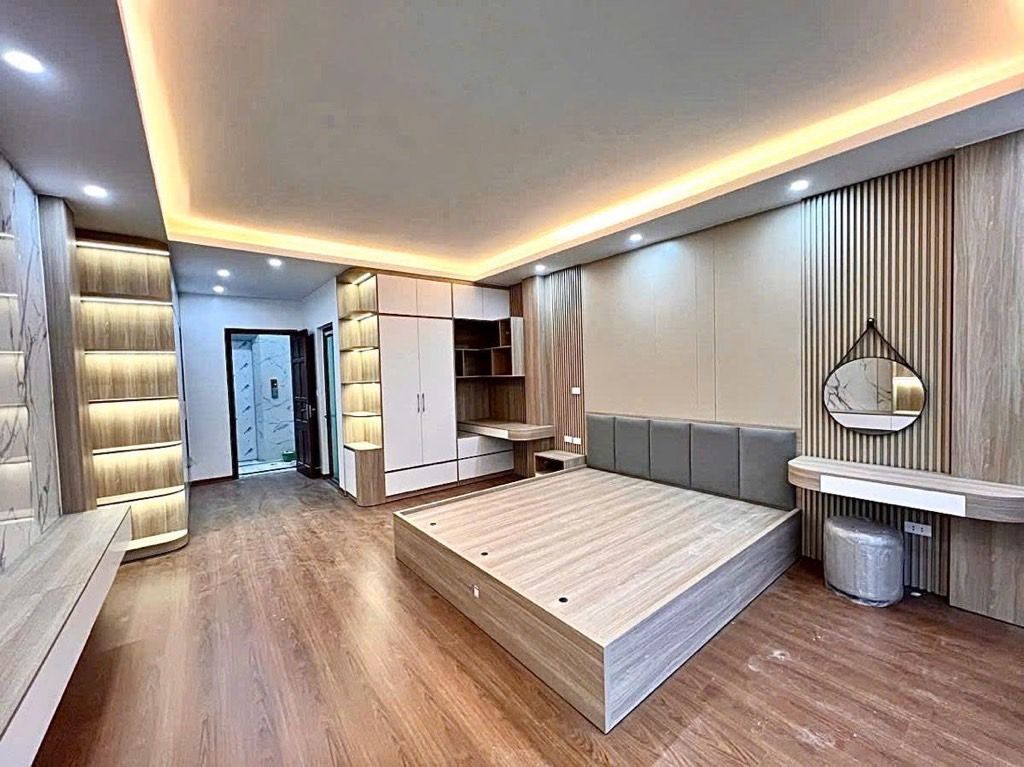 Bán nhà Bùi Xương Trạch - diện tích 47m2 6 tầng - Gara ô tô, thang máy - giá 18,3 tỷ