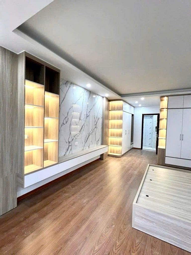 Bán nhà Bùi Xương Trạch - diện tích 47m2 6 tầng - Gara ô tô, thang máy - giá 18,3 tỷ