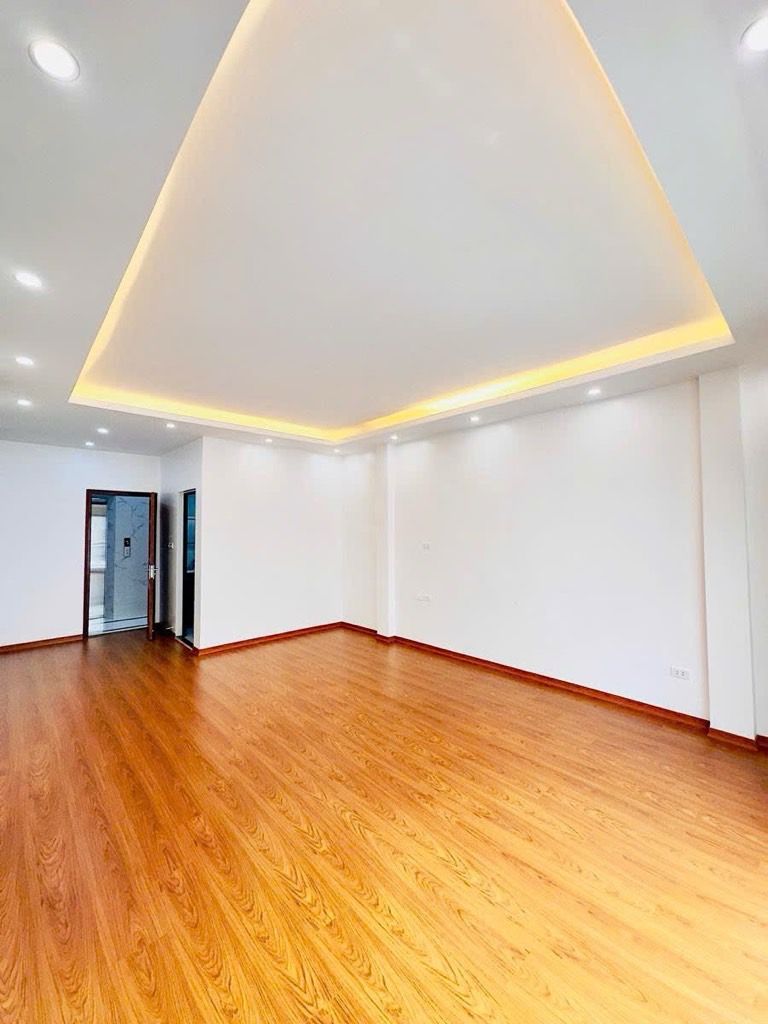 Bán nhà Bùi Xương Trạch - diện tích 47m2 6 tầng - Gara ô tô, thang máy - giá 18,3 tỷ