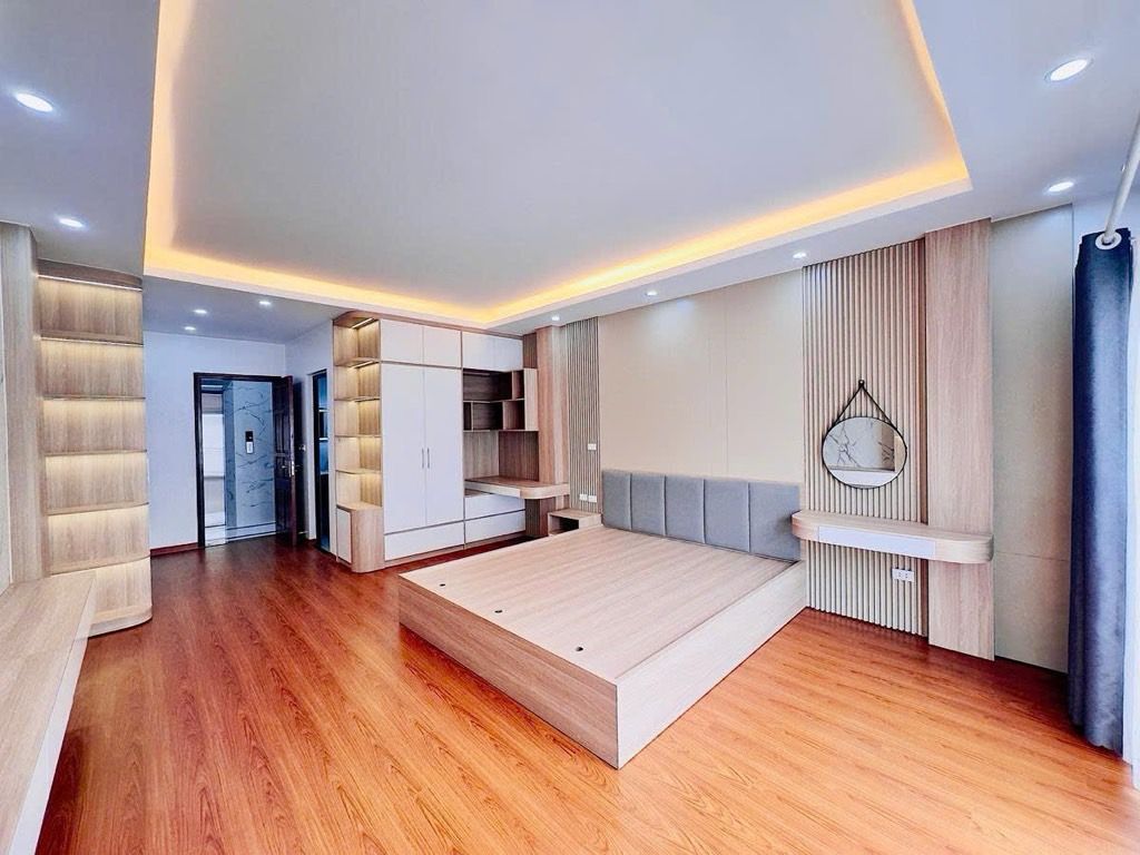 Bán nhà Bùi Xương Trạch - diện tích 47m2 6 tầng - Gara ô tô, thang máy - giá 18,3 tỷ