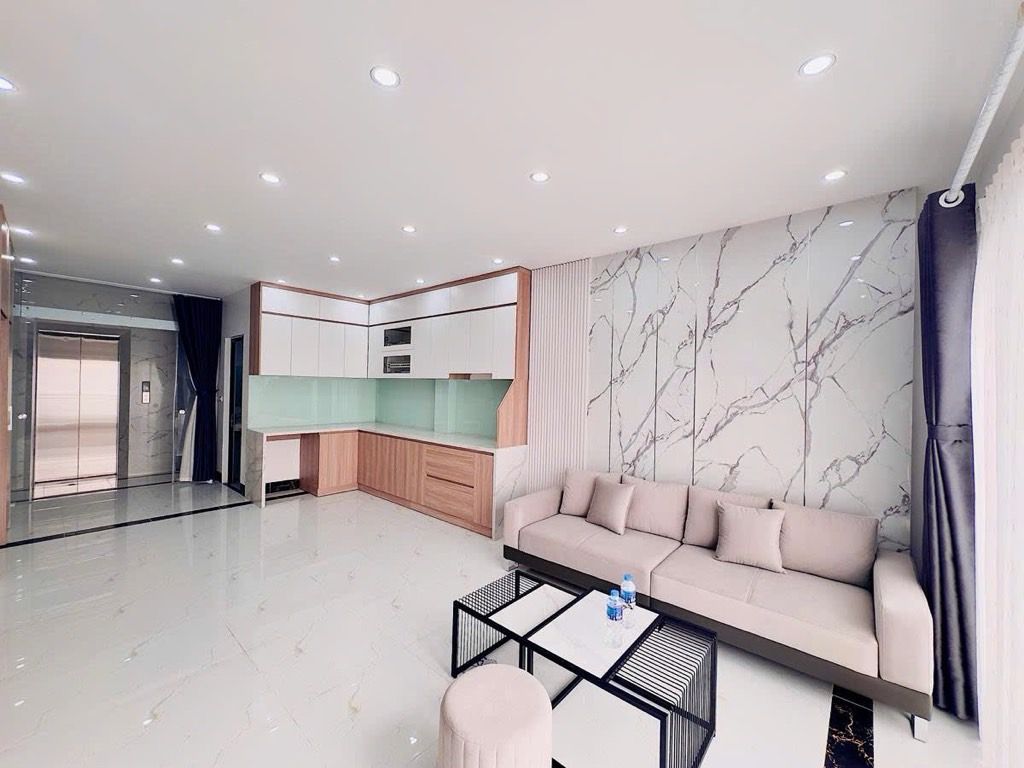 Bán nhà Bùi Xương Trạch - diện tích 47m2 6 tầng - Gara ô tô, thang máy - giá 18,3 tỷ