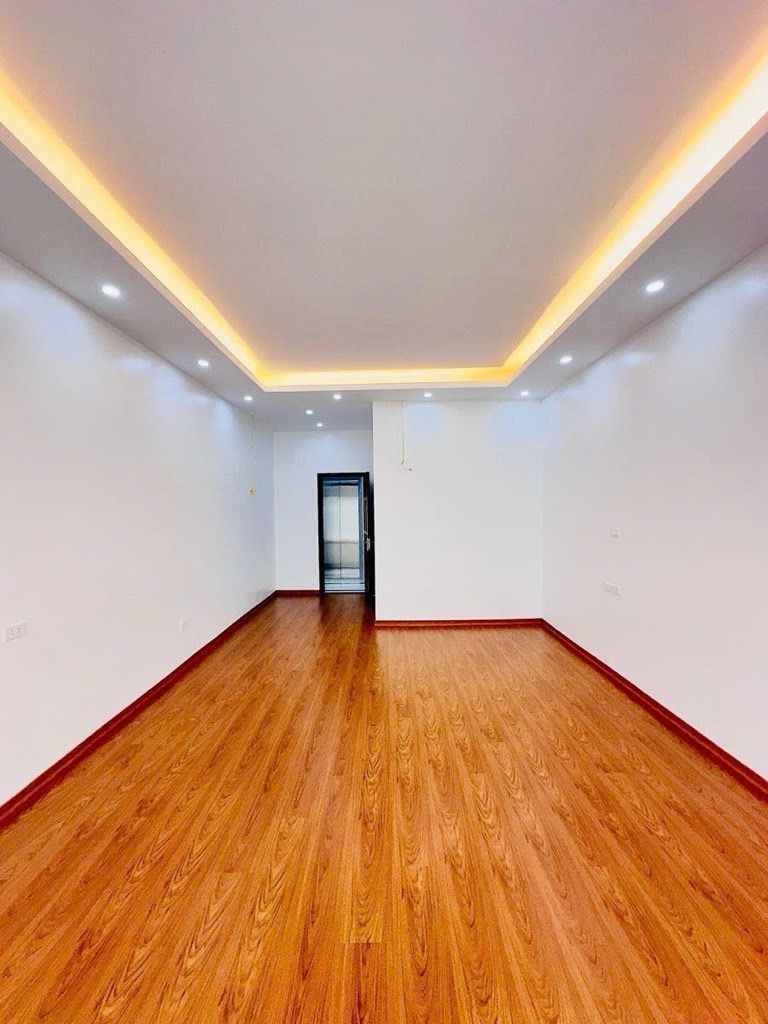 Bán nhà Bùi Xương Trạch - diện tích 47m2 6 tầng - Gara ô tô, thang máy - giá 18,3 tỷ